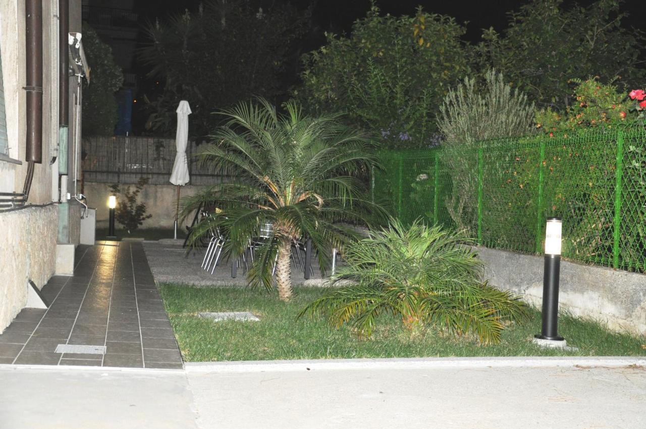 Apartamento Via Battisti 231 1 Pietra Ligure Exterior foto